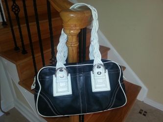 Coach shoulder bag in great condition