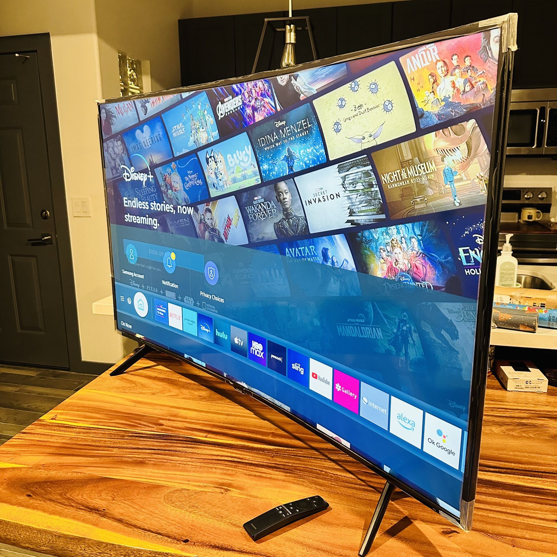 Qled 55” Curved Samsung Smart Tv UHD HDR 4k 120hz 2160p!