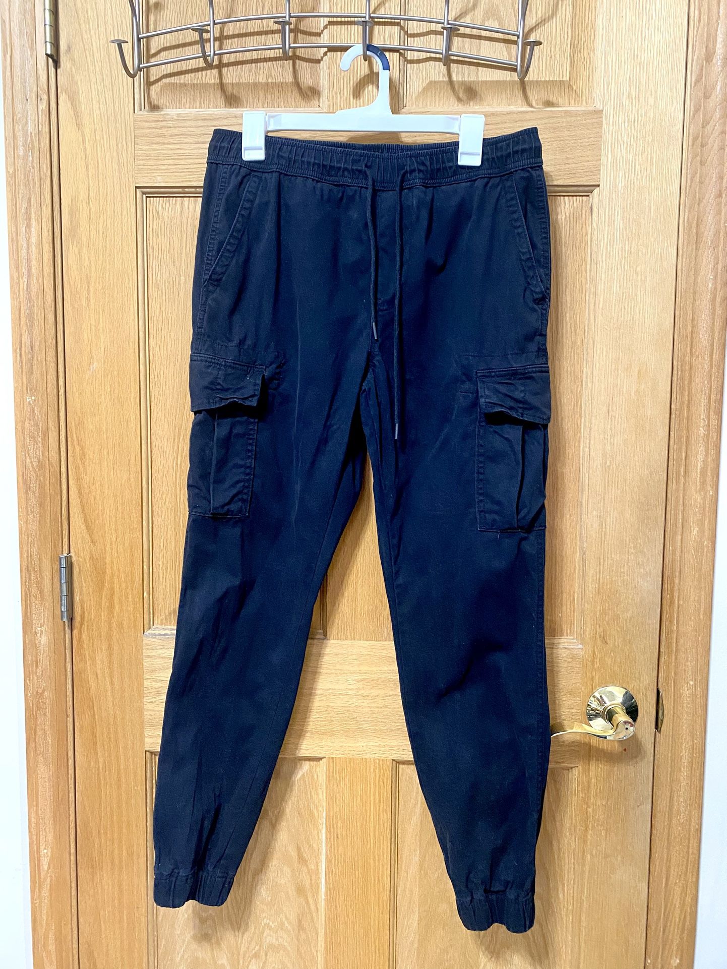 Men’s Aero Black Cargo Jogger - Size Medium