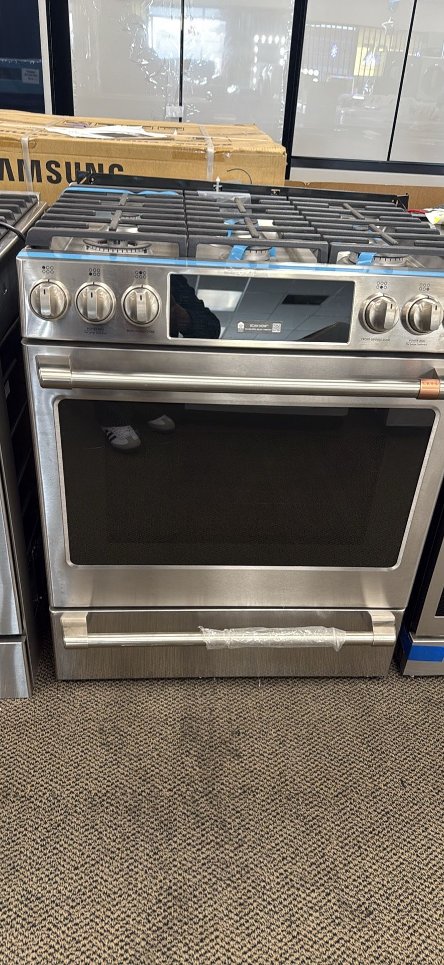 CafΓ© Gas Range Convection Oven On Sale