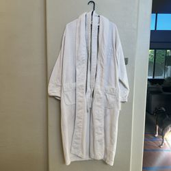 LIKE NEW One Size Unisex Carnival Cruise Suite Robe- Honeycomb Weave Bathrobe