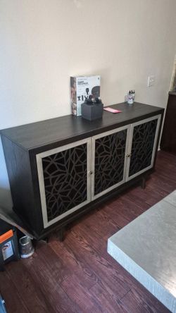 Dinning table