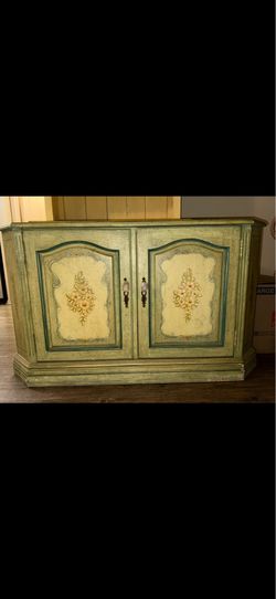 Habersham Shabby Chic Floral Cabinent