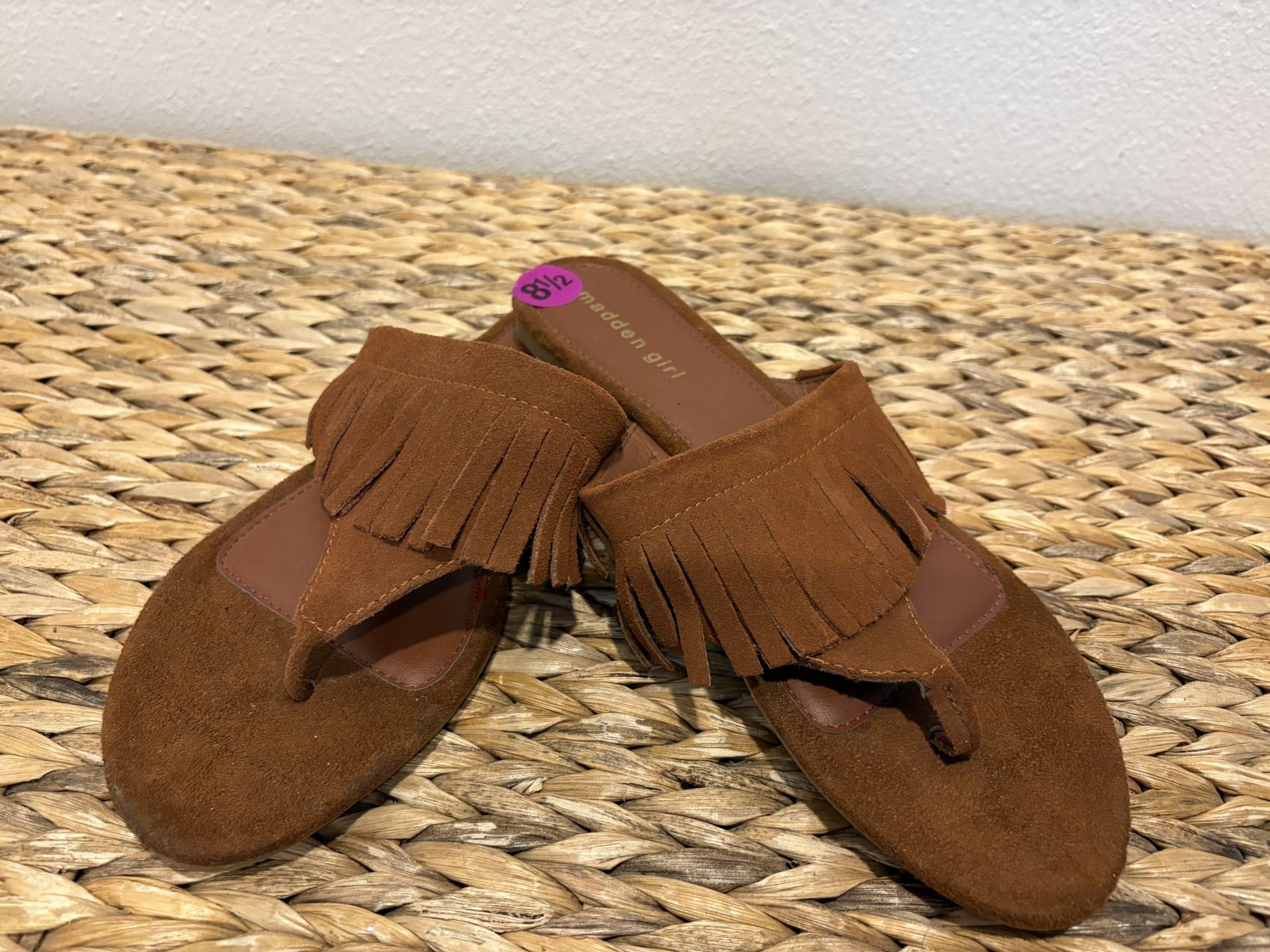 Brand New Women’s Madden Girl Brown tasseled Sandals size 8.5 Simi Valley