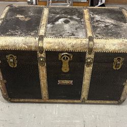 Vintage Chest Trunk Indestructo Trades Available