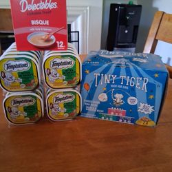 Cat Food an Treats
