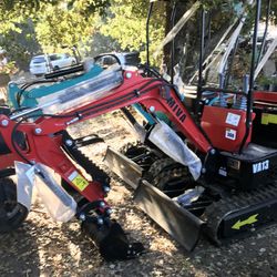 Mini excavator With Grapple Bucket   - Gasoline 