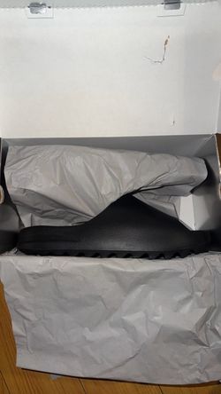 YEEZY SLIDES