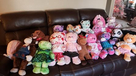 Build a Bear lot of 18