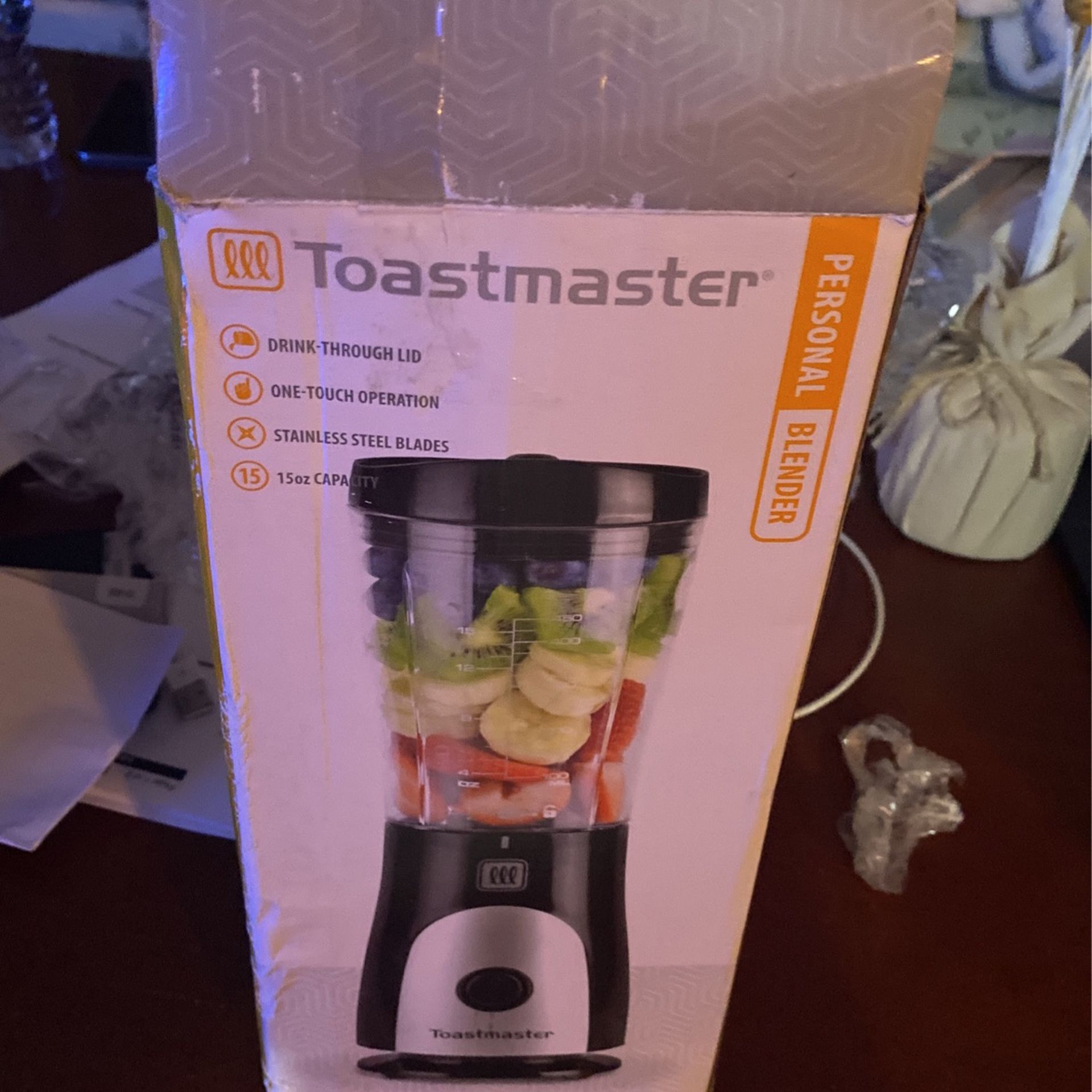 Toastmaster Personal Blender 15 oz. capacity one-touch operation (never  opened)