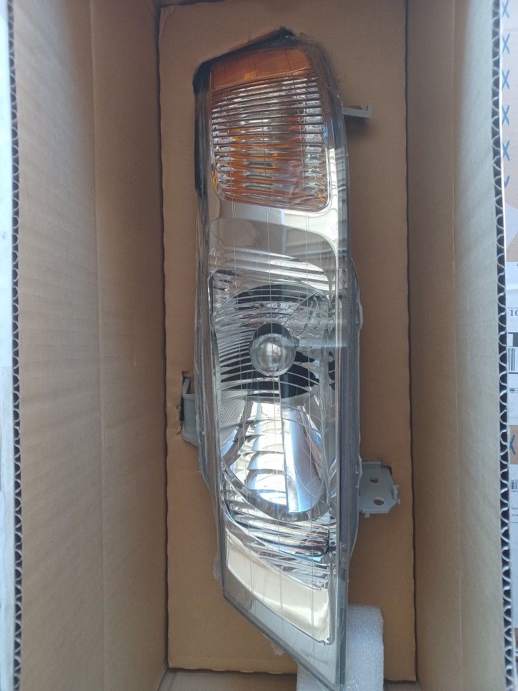 Brand New Headlight For 99-04 Odyssey
