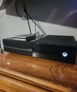 Xbox And Monitor 
