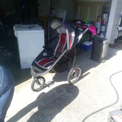 Graco Jogger Three Wheel Stroller Fixed Or Swivel Front Wheel Option Plus Dual Cup Holders
