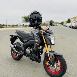 Let’s trade ?*2024 Kawasaki Z125 Pro - Low Miles, Upgraded! 🚀 CLEAN TITLE, MUST SELL*  Like Honda Grom