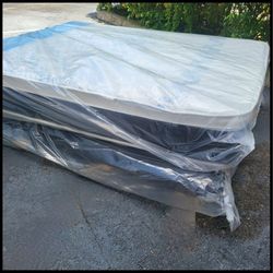 NEW QUEEN-SIZE PILLOW TOP MATTRESS & BOX SPRING ‐ 2PC