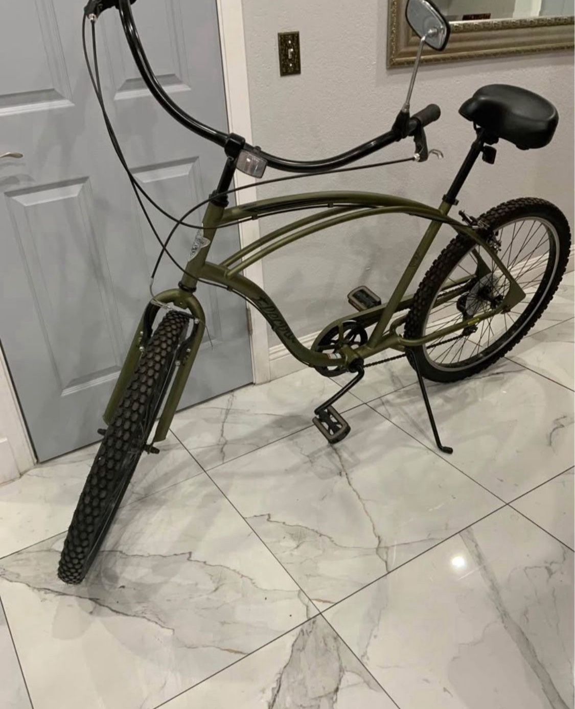 Great Electra Bike 7 Speeds -Thru Wheel!! Like New