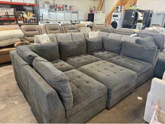 $650 Costco Gray / Green Fabric Super Comfy Sectional w Storage Ottoman Very Good Condition and Cleaned More appliances and Living room sets hoy pásal