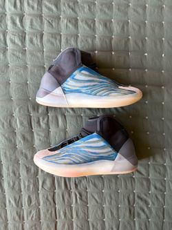 Men’s Adidas Yeezy Quantum Size 8