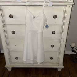 white dress (Never been worn) 