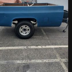 8 Lug Differential  Trailer Registered Clear Tittle 