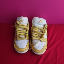 Nike dunk low retro white yellow sneakers size 6.5 w