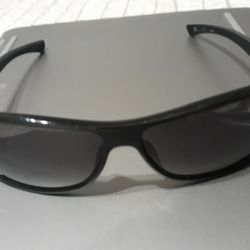 Black GUCCI sunglasses for Women 