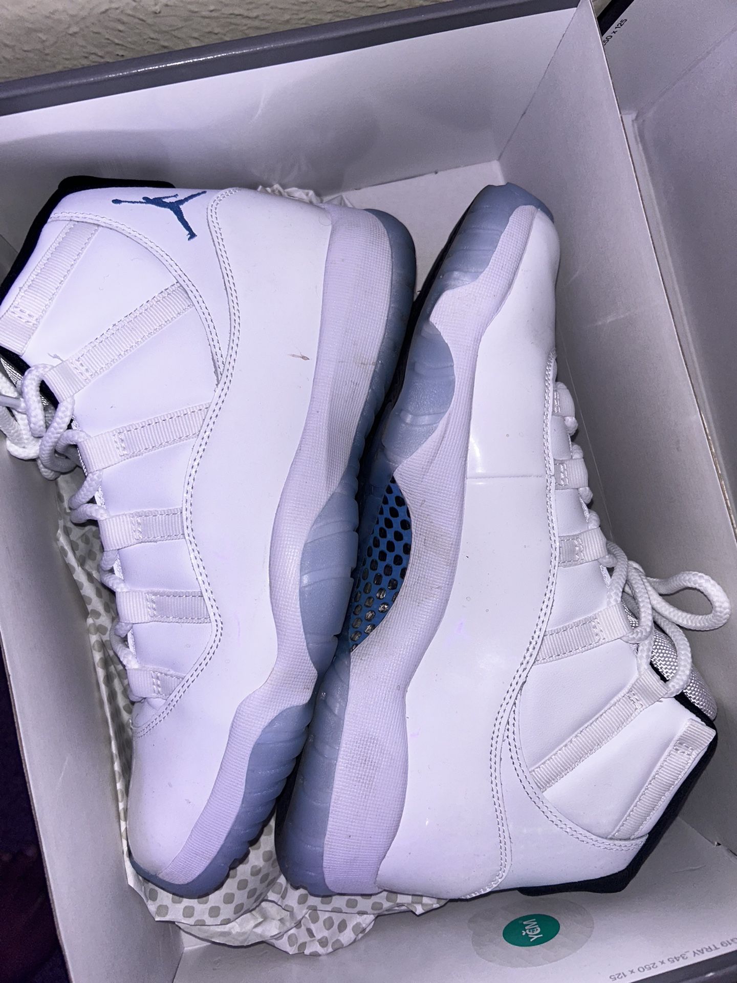 (Columbia) Legend Blue 11s