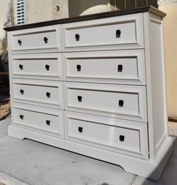Beautiful Farmhouse White 8 Drawer Dresser w/ Wooden Top