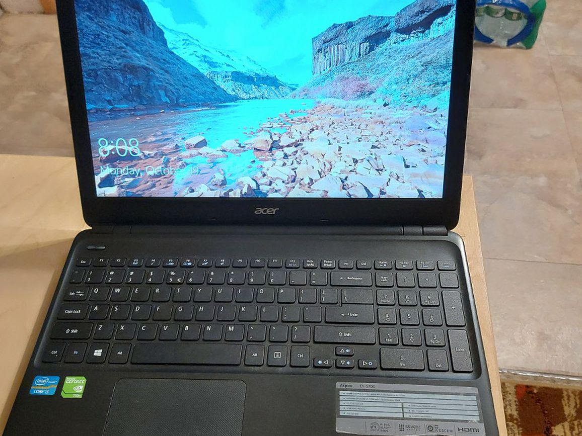 Acer Aspire E1-570G Laptop PC