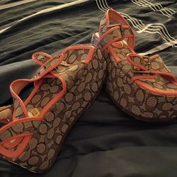 Size 8 women's coach Platform shoes