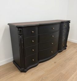 ✨ XL Luxury Curved Dresser ✨