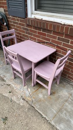 Kids table and 3 chairs