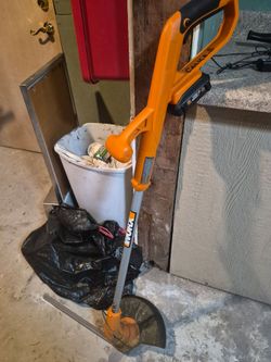 Weed Wacker battery operated