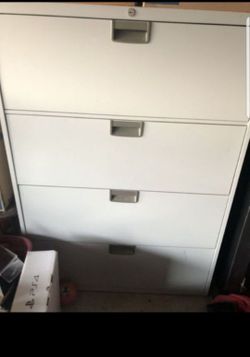 File cabinet no key