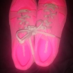 Neon Pink Woman's Reebok Size 6 
