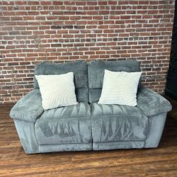 Delivery Available blue loveseat electric recliner