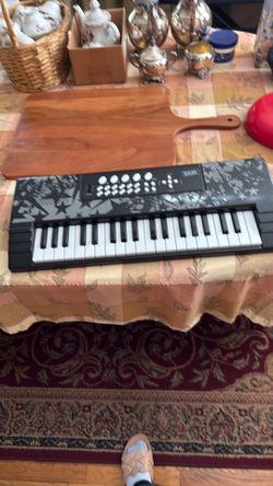 Kids play Paino!