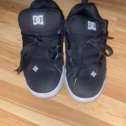 DC black Shoes 