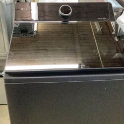 LG Washer Black 5.5 Cu Ft Top load 