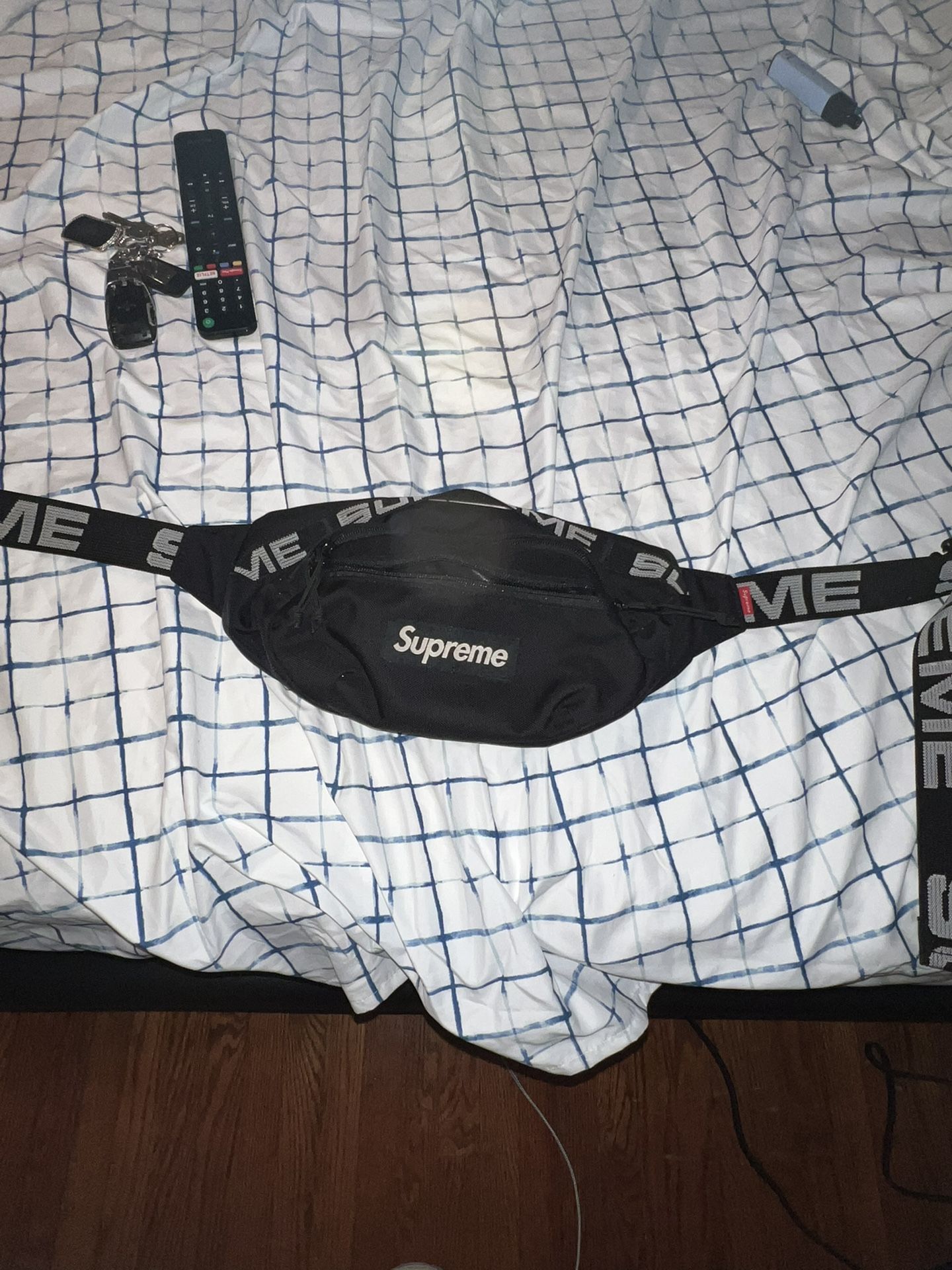 Supreme Fanny Pack Stock X