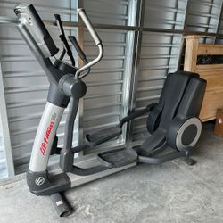 Life Fitness 95x Eliptical 