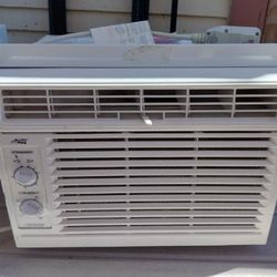 Window AC Mechanical Artic 5000 Btu #1