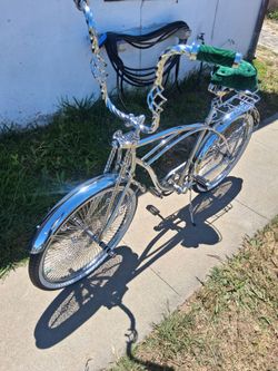 26-in hooked up Chrome and green lowrider bike