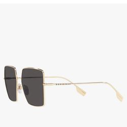 Burberry Daphne Sunglasses 
