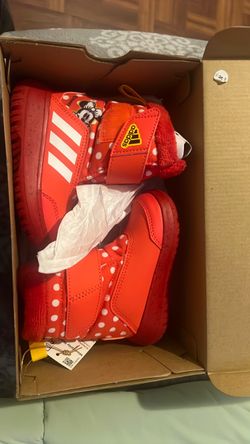Adidas winter play mini size 5 1/2