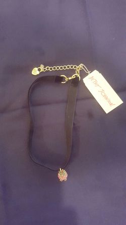 Betsey Johnson necklace with owl pendant