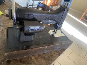 1927 Vintage Sewing Machine