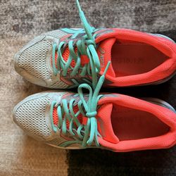 Women’s Size 8 ASICS Gel-Contend 3
