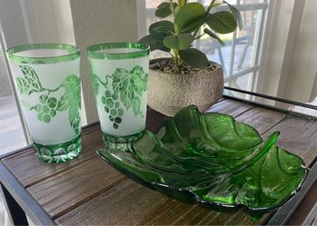 Vintage Green Glassware Set - 2 Frosted Grape Glasses & Leaf Serving Bowl