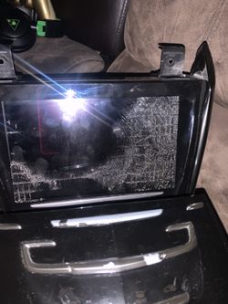 Cadillac cue radio